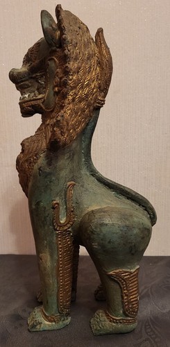 Antico leone del tempio bronzo