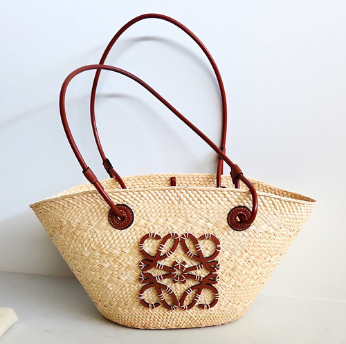 Borsa loewe anagram - borsa, in